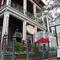 Lucky's Bar and Grill